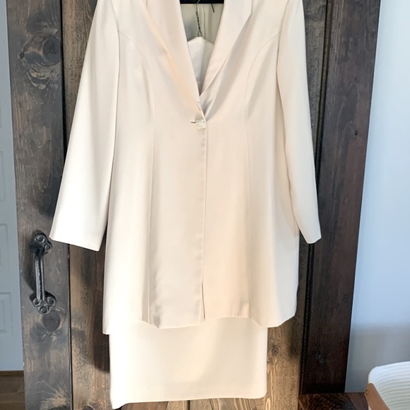 G M I LONG JACKET W/SKIRT - Picture 1 of 4